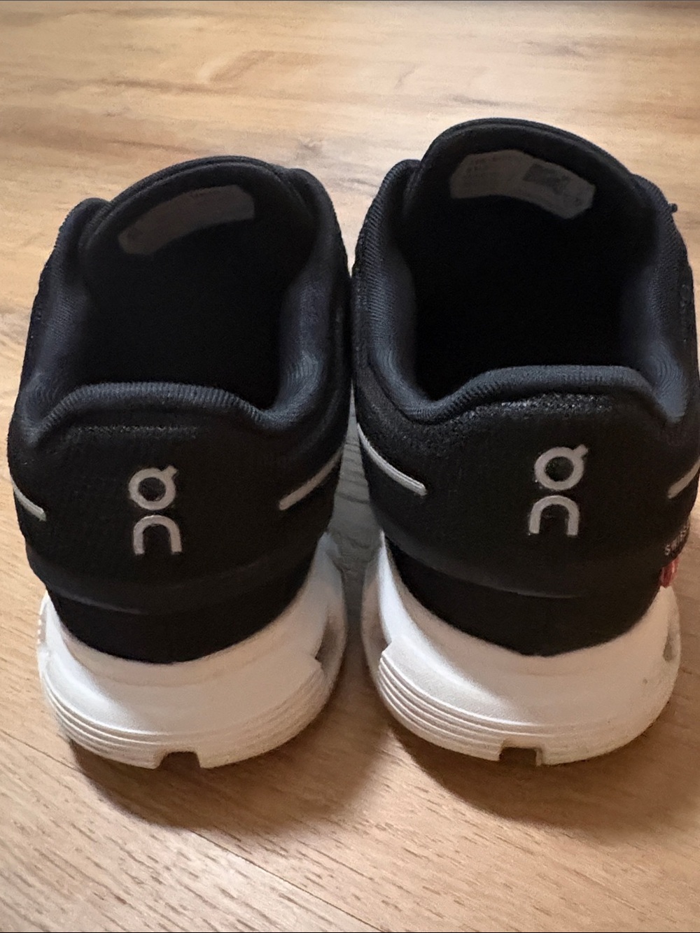 On Running Cloud 6 Black/White Womans 8.5 Athletic Shoe Sneaker - Picture 6 of 8